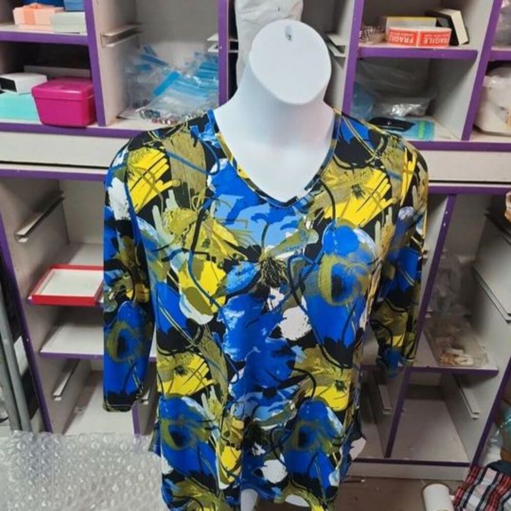 Anthony Richards abstract floral handkerchief hem knit top SZ L